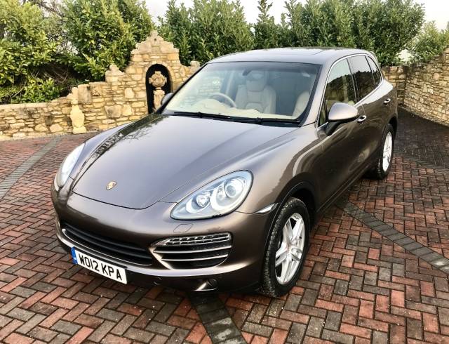 Porsche Cayenne 3.6 V6 PDK MPV Petrol Brown