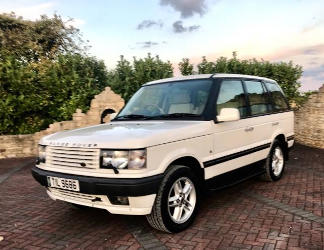 Land Rover Range Rover 4.6 Vogue 4dr Auto Estate Petrol White
