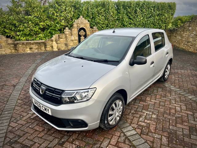 Dacia Sandero 0.9 TCe Essential 5dr Hatchback Petrol Silver