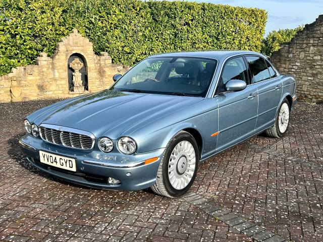Jaguar XJ Series Super V8 4.2 Supercharged 4dr Auto Saloon Petrol Blue