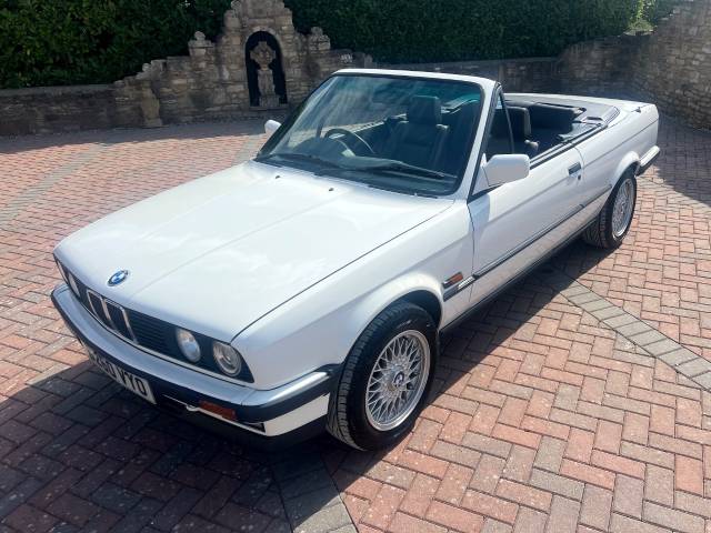 BMW 325 2.5 325I CABRIOLET AUTO Convertible Petrol White